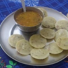 A picture of Idli sambar.