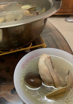 香菇蛤蠣雞湯 的食譜成品照片