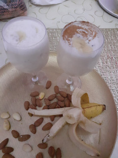 A picture of Energetic Banana Almonds Drink.