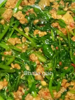 Foto resep Tumis Kangkung Tempe Pedas