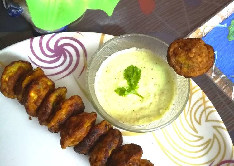 Easiest Way to Make Ultimate Veggie Oats Egg fritters With coriander and lemon chutney