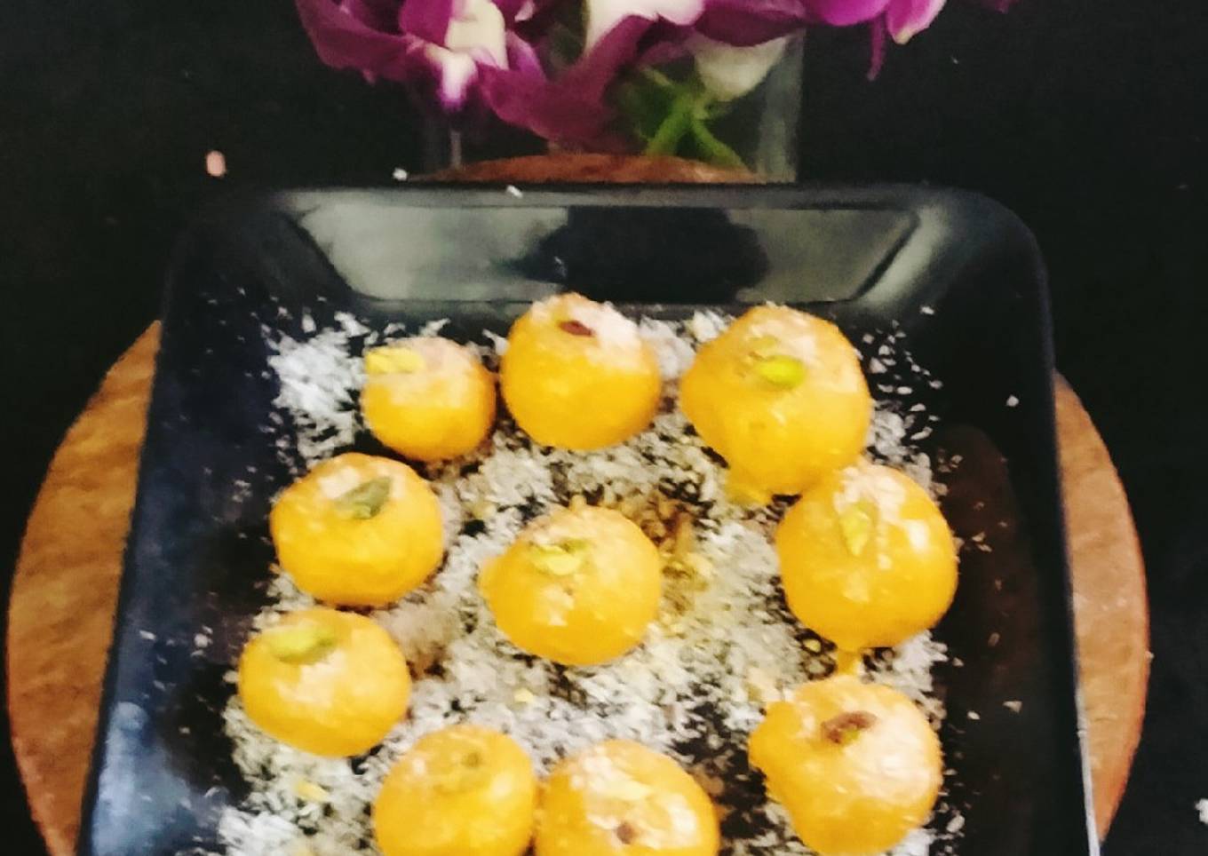 Besan ke laddu