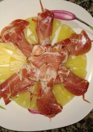 Una foto de Piña con jamón