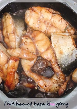 Hình của món Thịt heo cá basa kho gừng.