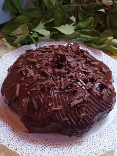 Una foto de Torta Mendicrim de Chocolate Rellena con Dulce de Leche