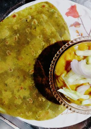 পালং পরোটা রেসিপির প্রধান ছবি