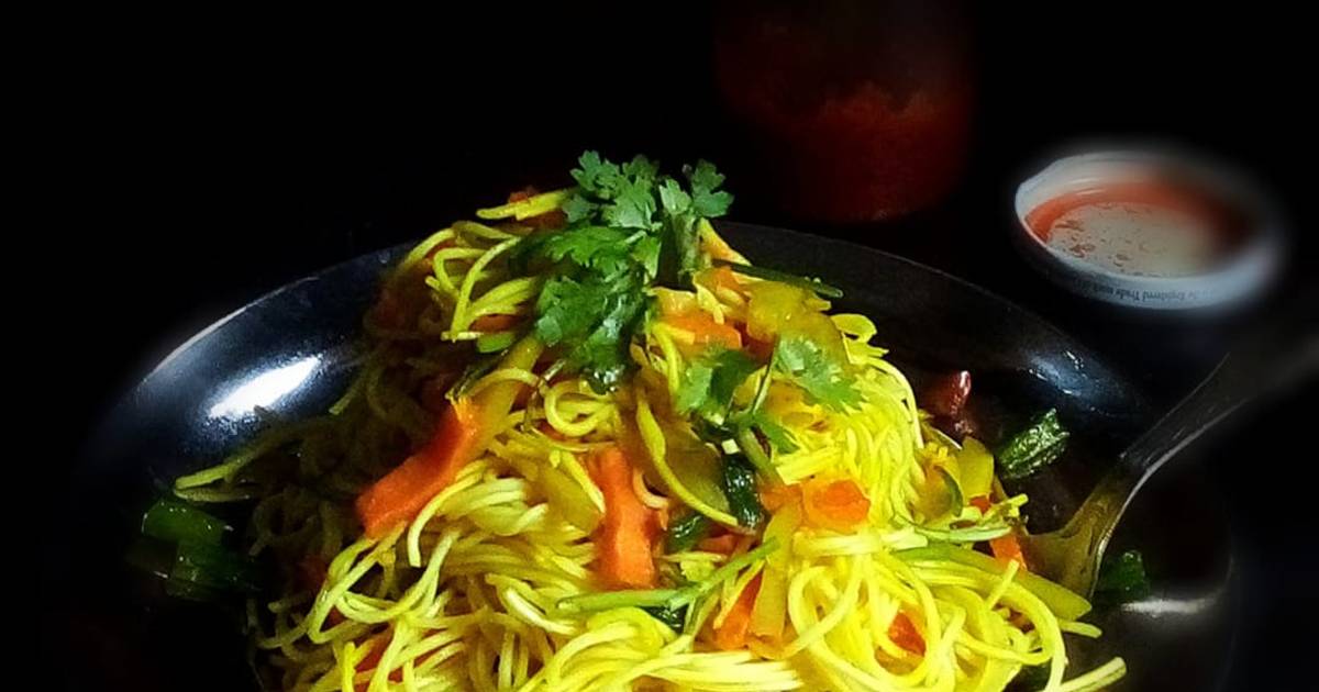 Anushka Roy দ্বারা ভেজ চাউমিন (veg chow mein recipe in Bengali) রেসিপি কুকপ্যাড