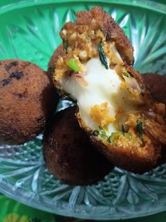 பன்னீர் சீஸ் பாப்பர்ஸ் (Paneer cheese papars recipe in tamil) செய்முறை முக்கிய புகைப்படம்