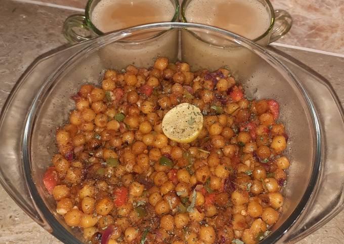 Simple Way to Make Delicious Chilli Chana with tea