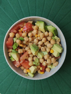 Una foto de Ensalada de garbanzos