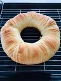 Wool Roll Bread ขนมปังโรลเส้นไหมไส้ชีสซาลามี
