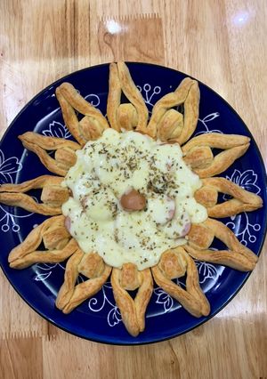 Hình của món Bánh hoa hướng dương biến thể phiên bản pizza :).