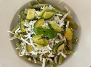 Una foto di pesto di zucchine