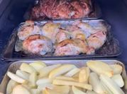 Una foto de con que acompañar el pollo asado