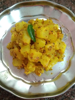 சுரைக்காய் வேர்கடலை பொரியல் (Surakkai Verkadalai Poriyal recipe in Tamil) செய்முறை முக்கிய புகைப்படம்