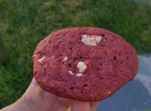 Una foto de Cookies terciopelo, Cookies revelvet, Galletones Rojos