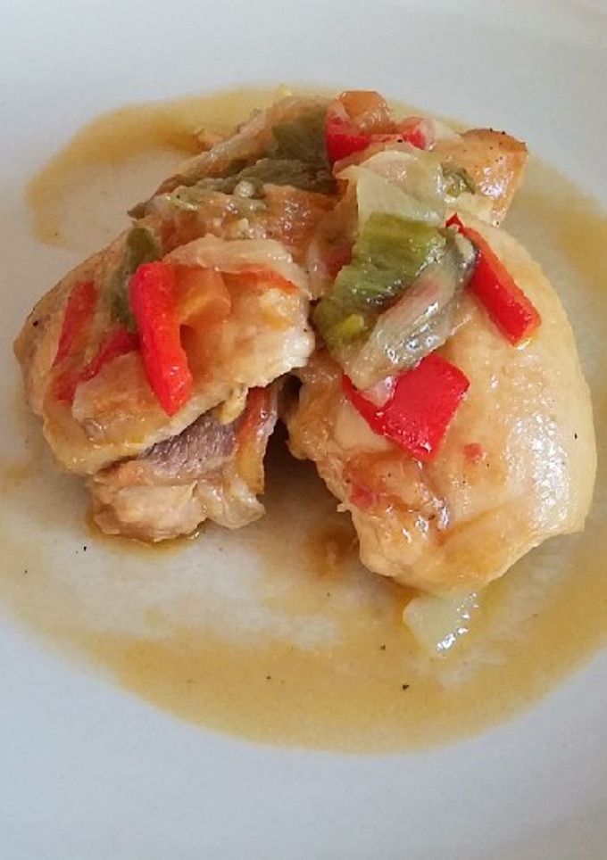 Una foto de Pollo en salsa de mamá Luisa