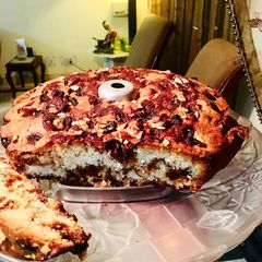 A picture of Appricot peach caramel cake.