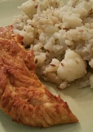 Foto principal de Pechugas de pollo al miso y zumo de naranja y coliflor con comino