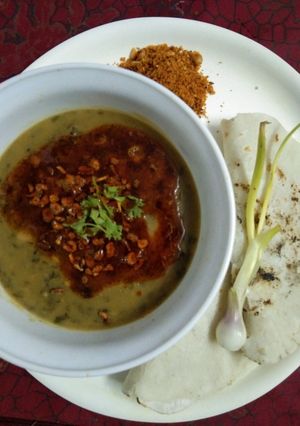 A picture of Palak curry spinach curry.