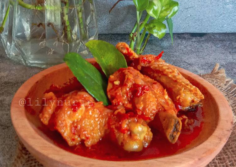 Ayam merah bersantan