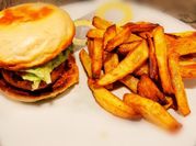 Une photo de frite air fryer