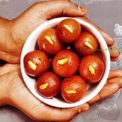 Bread Gulab jamun A picture of Bread Gulab jamun.