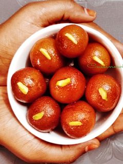 A picture of Bread Gulab jamun.