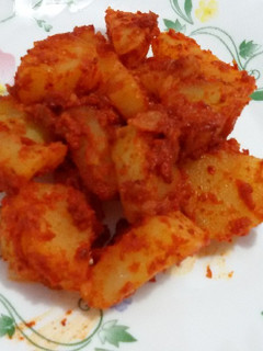 A picture of Spicy and Tangy Aloo Chaat.