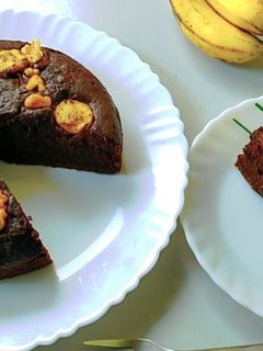 चॉकलेट व्हीट बनाना गुड़ केक (Chocolate wheat banana gud cake recipe in hindi) रेसिपी मुख्य फोटो