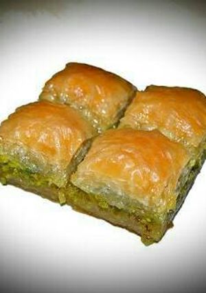 صورة لوصفة بقلاوة بالفستق الحلبي