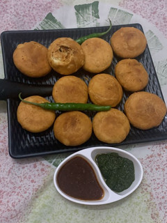 दाल की खस्ता कचौड़ी(dal ki khasta kachori recipe in hindi) रेसिपी मुख्य फोटो