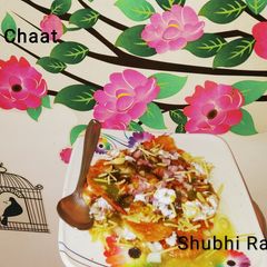 A picture of Papdi chaat.