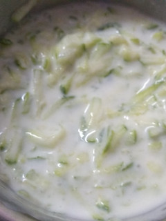 வெள்ளரிக்காய் தயிர் பச்சடி செய்முறை முக்கிய புகைப்படம்