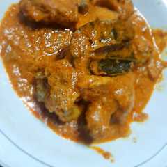 A picture of Ayam Gulai Padang.