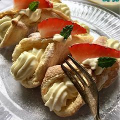 A picture of Soft cannoli with lemon mousse.