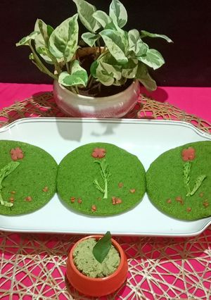 A picture of Spinach Rava Uttapam.