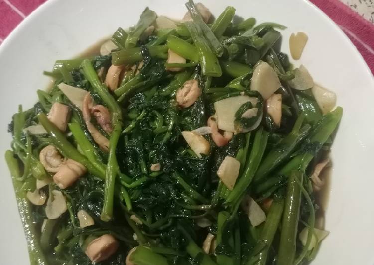 Kangkung cah cumi asin