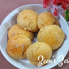 A picture of Slider Buns.