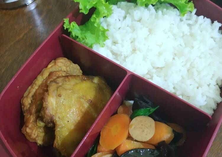 Menu Bekal (ayam, tempe, capcay)
