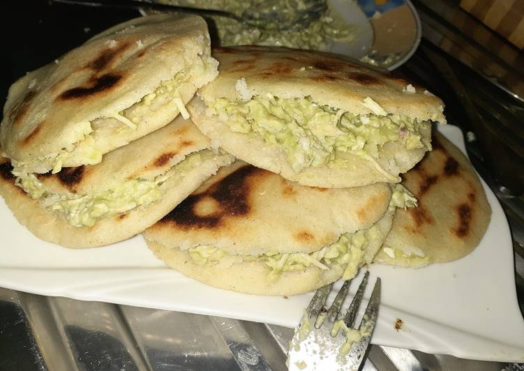 Step-by-Step Guide to Prepare Homemade Arepas de Reina Pepiada