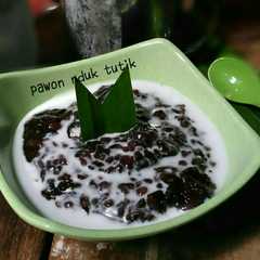 A picture of Bubur ketan hitam.