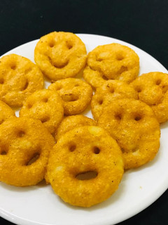 ஸ்மைலி பிரெஞ்ச் ப்ரை செய்முறை முக்கிய புகைப்படம்