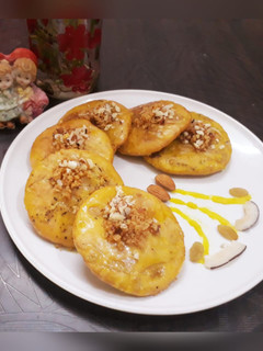 राजस्थानी मावा कचौड़ी (Rajasthani mawa kachori recipe in hindi) रेसिपी मुख्य फोटो