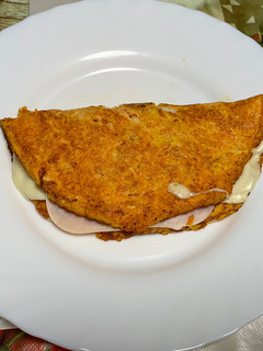 Una foto de Taco de jamón y queso sin harina