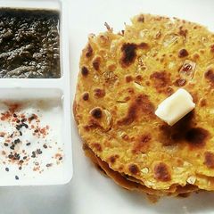 A picture of Besan onion thepla.