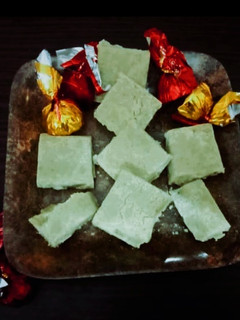 பிஸ்தா பாதாம் பர்ஃபி.(pista badam burfi recipe in tamil) செய்முறை முக்கிய புகைப்படம்