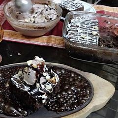 A picture of Sizzling brownie.