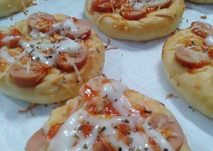 Resep Roti Pizza Mini Super Empukk Puk Puk Oleh Kurniasari Cookpad