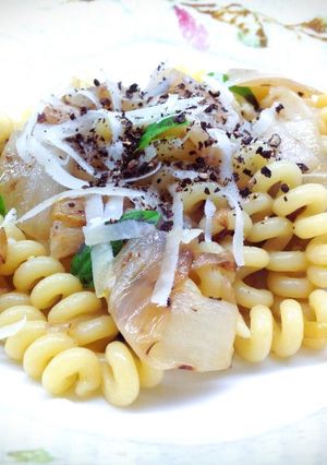 Foto di Fusilli bucati con belga ai ferri, pepe tostato e ricotta salata